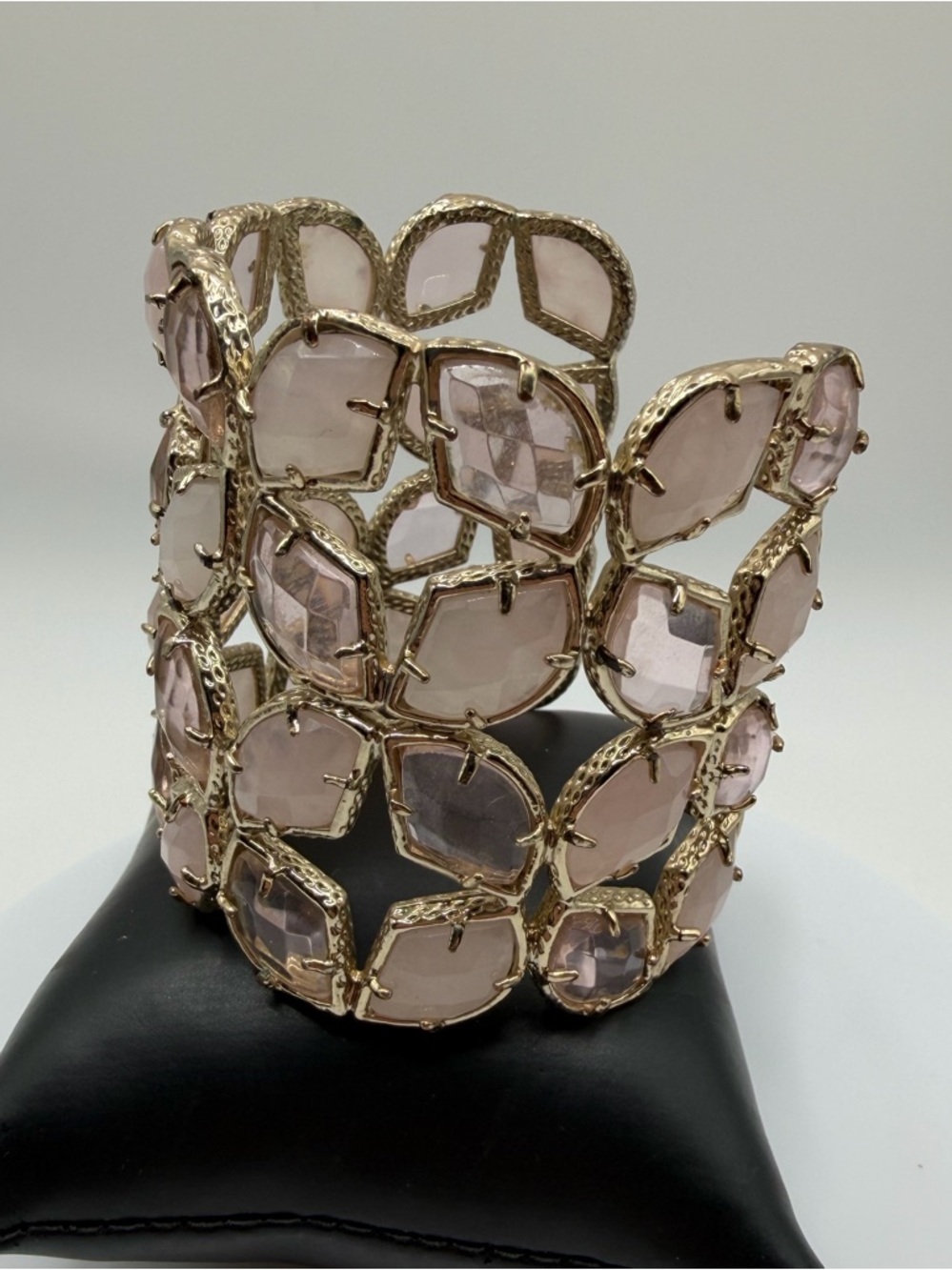 Kendra Scott Vintage Paley Gold Cuff in Rose Quartz and Pink Glass - Picture 4 of 11